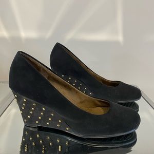 Like new Aerosoles wedge shoes size 9. Black with gold details on wedge heel.